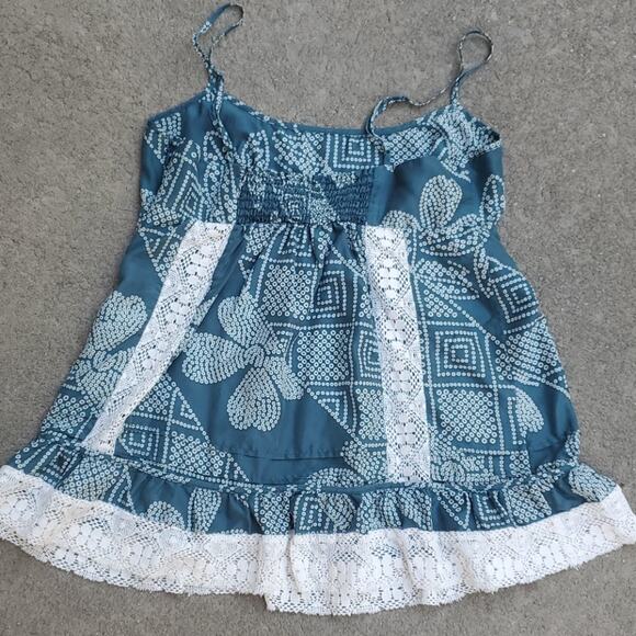 BCBGMaxAzria crochet trim silk camisole tank teal blue green white small - Picture 5 of 6